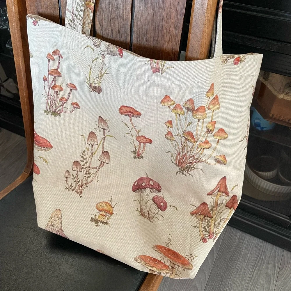 REVERSIBLE Mushroom & Moth tote bag - Handmade - Picture 7 of 10